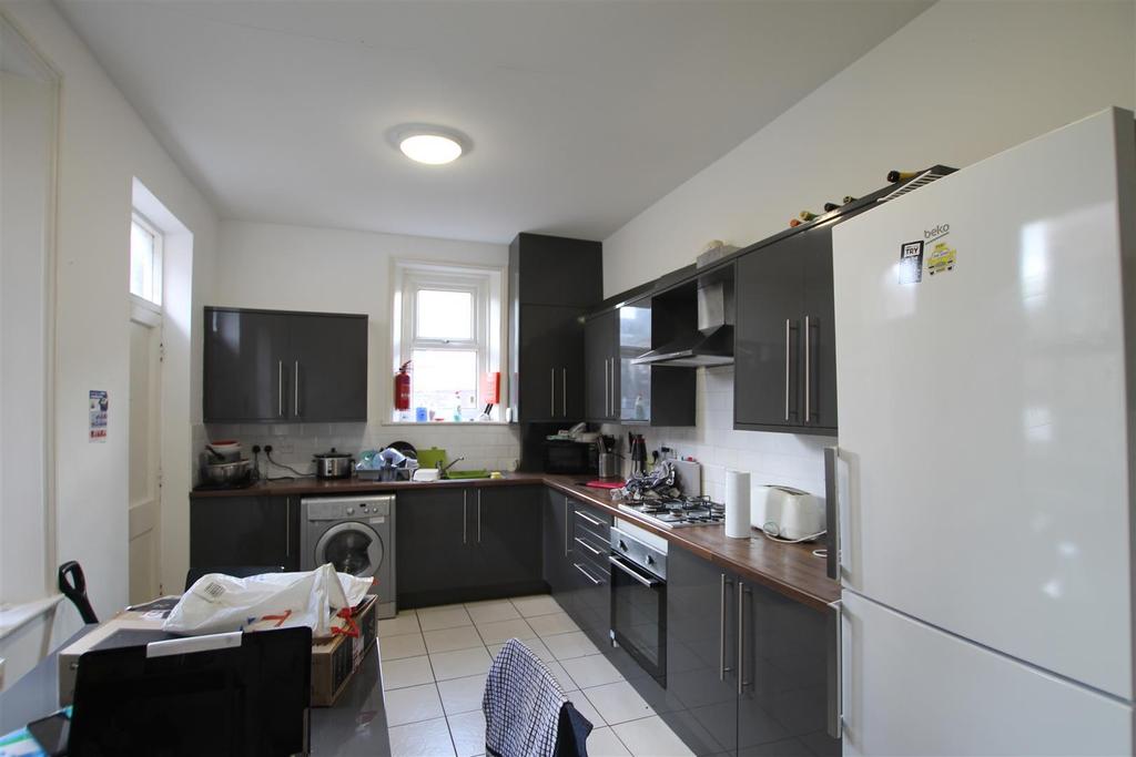 Sidney Grove, Newcastle Upon Tyne 4 bed house £1,000 pcm (£231 pw)
