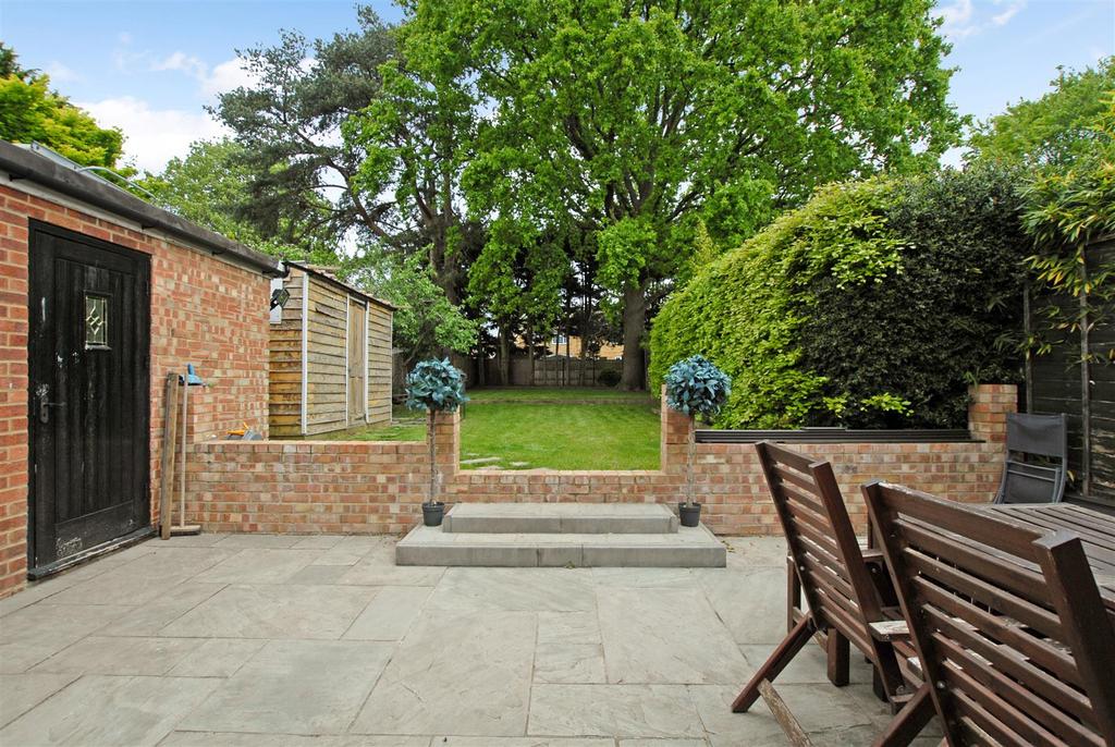 Lower Cippenham Lane, Cippenham 5 bed semidetached house £775,000