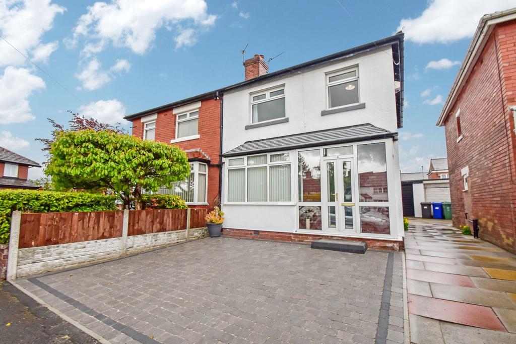 Cromwell Road, Whitefield, M45 3 bed semidetached house £245,000