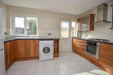 2 bedroom semi-detached house to rent, Rossendale Place, Longbenton