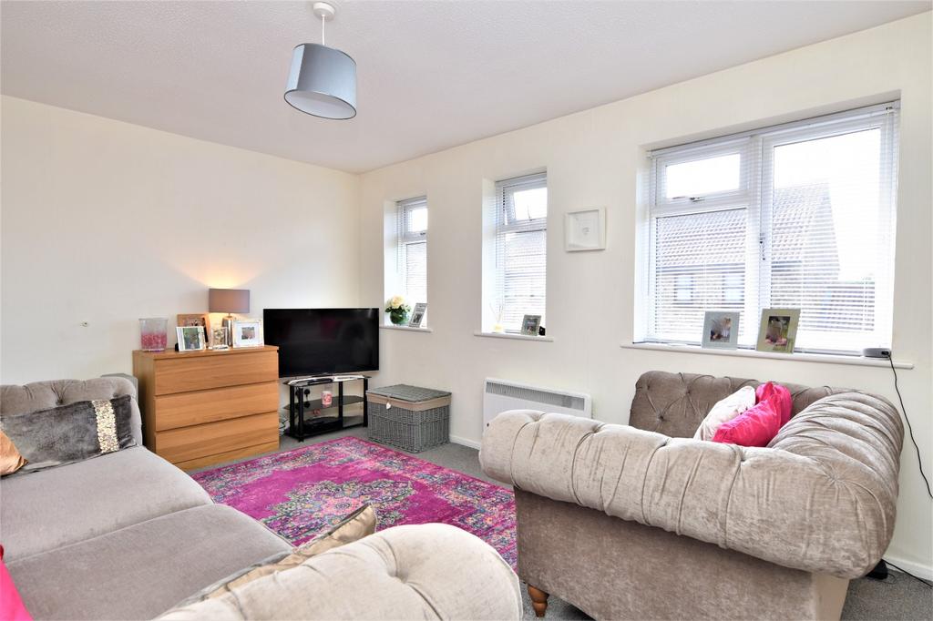 The Drakes, Shoeburyness, Essex, SS3 1 bed house £187,500