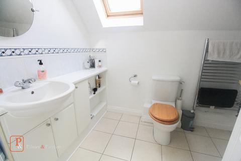 3 bedroom end of terrace house to rent, Hatcher Crescent, Colcheste, Essex, CO2