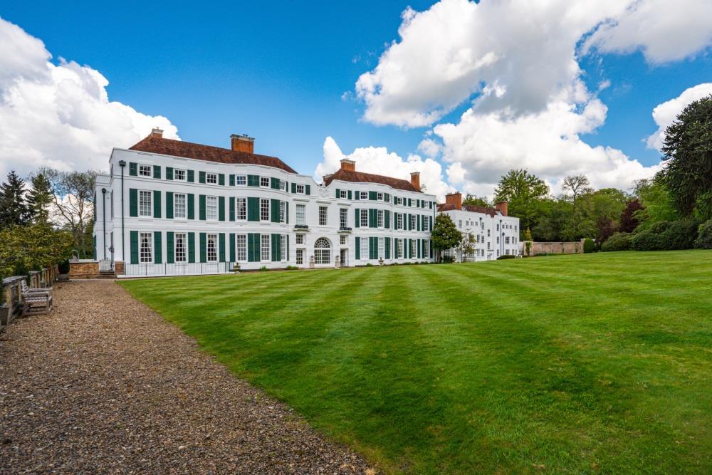 Nashdom Lane, Burnham, Slough, SL1 2 bed flat £900,000