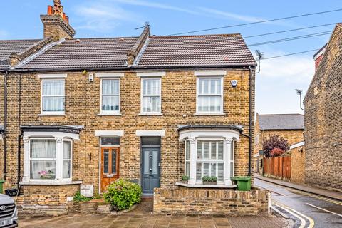 18 Camden Grove, Chislehurst, BR7 5BH