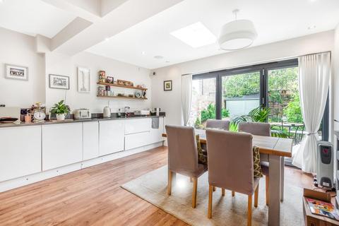 18 Camden Grove, Chislehurst, BR7 5BH