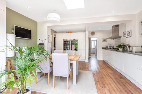 18 Camden Grove, Chislehurst, BR7 5BH