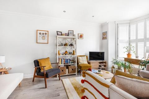 18 Camden Grove, Chislehurst, BR7 5BH