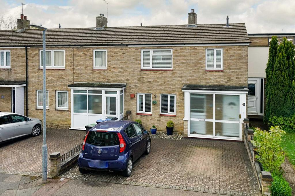 Poynders Hill, Hemel Hempstead 3 bed house £400,000