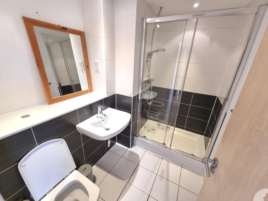 En-suite Bathroom
