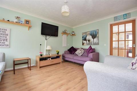 17 Chilton Close, Alfold, Cranleigh, GU6 8HB