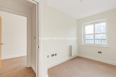 11 Glenmere Row, London, SE12 8RH
