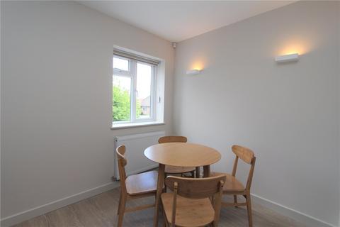 2 bedroom apartment to rent, Carlisle Avenue, London, W3