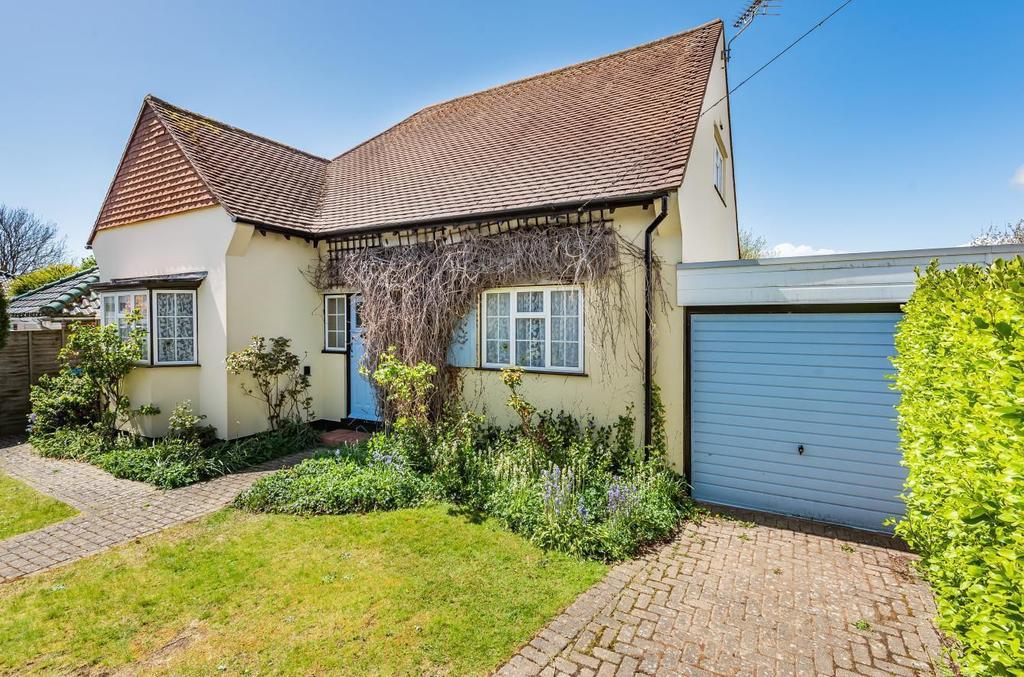 Roundle Avenue, Felpham, Bognor... 2 bed detached bungalow £350,000