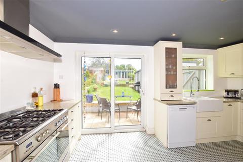 126 Bevendean Crescent, Brighton, BN2 4RD