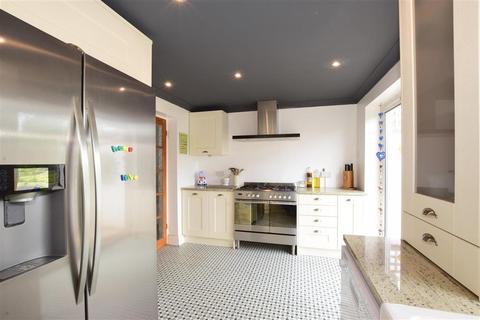126 Bevendean Crescent, Brighton, BN2 4RD