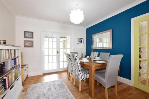 126 Bevendean Crescent, Brighton, BN2 4RD