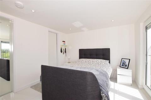 126 Bevendean Crescent, Brighton, BN2 4RD
