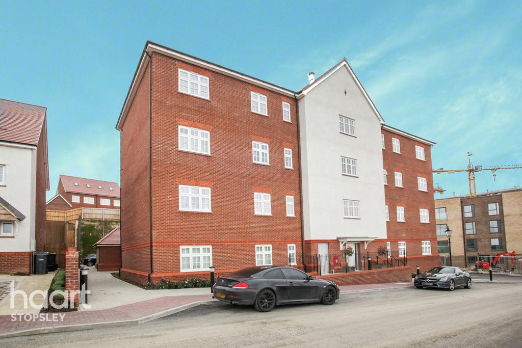 Armstrong Road, Luton 2 bed flat £275,000