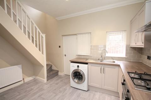 2 bedroom detached house to rent, Perth Street, HU5