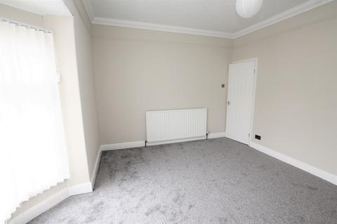 2 bedroom detached house to rent, Perth Street, HU5