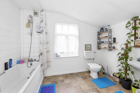 15 The Crescent, London, E17 8AB