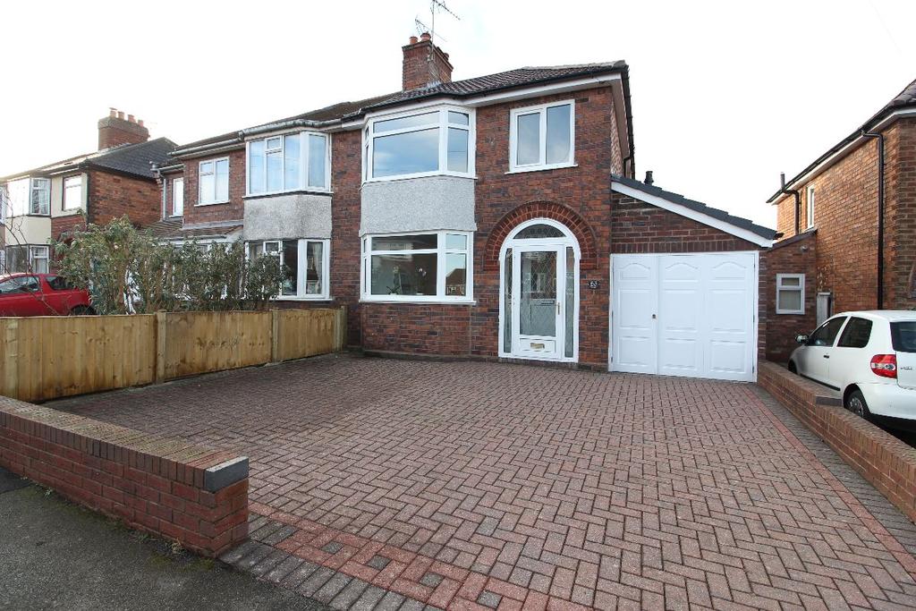 Fancourt Avenue, Penn, Wolverhampton 3 bed semidetached house £1,200