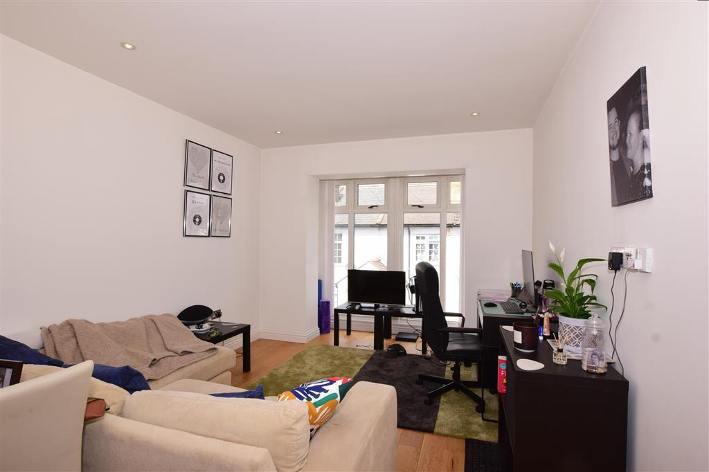 Lounge/Kitchen/ Dining Area