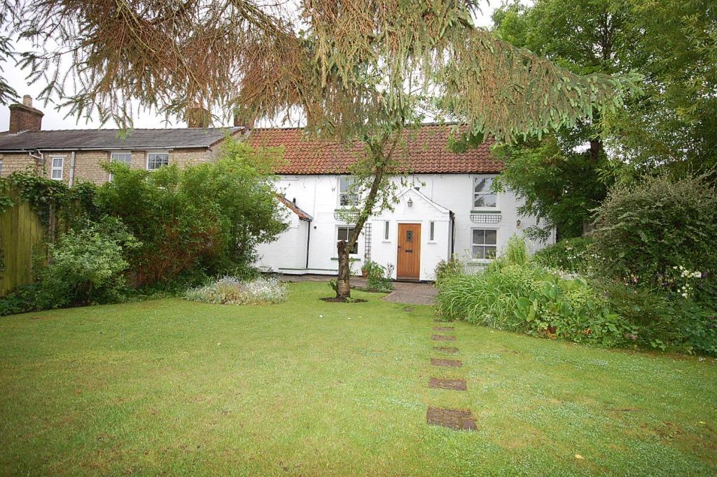 Middle Street, Metheringham, LN4 3 bed cottage £840 pcm (£194 pw)