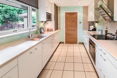 6 Brookside Avenue, Wraysbury, Staines-upon-thames, TW19 5HB