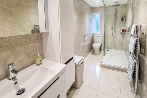 6 Brookside Avenue, Wraysbury, Staines-upon-thames, TW19 5HB