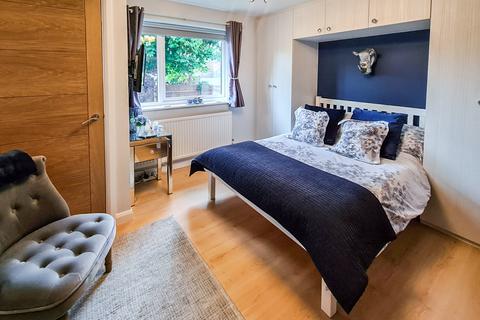 6 Brookside Avenue, Wraysbury, Staines-upon-thames, TW19 5HB