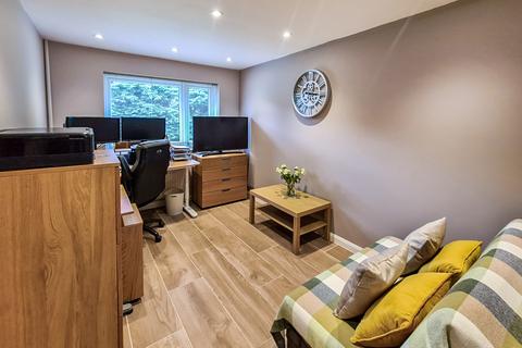6 Brookside Avenue, Wraysbury, Staines-upon-thames, TW19 5HB