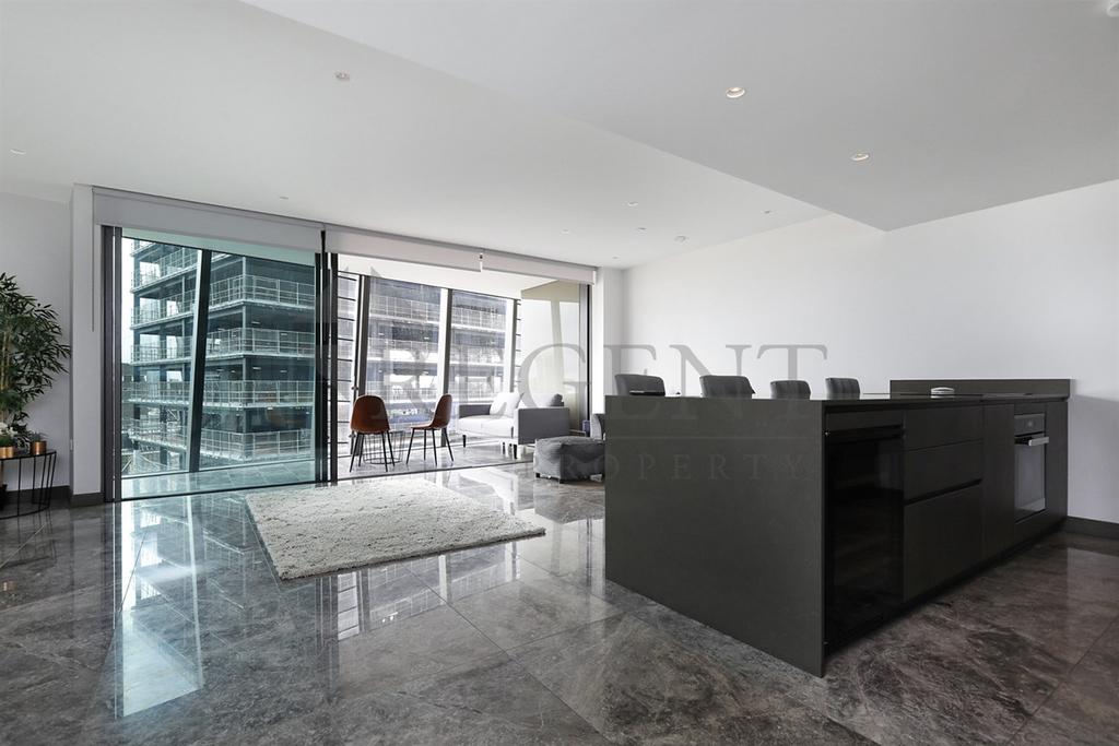 Living room to sunro