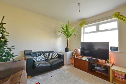 4 bedroom semi-detached house to rent, Station Road, Filton