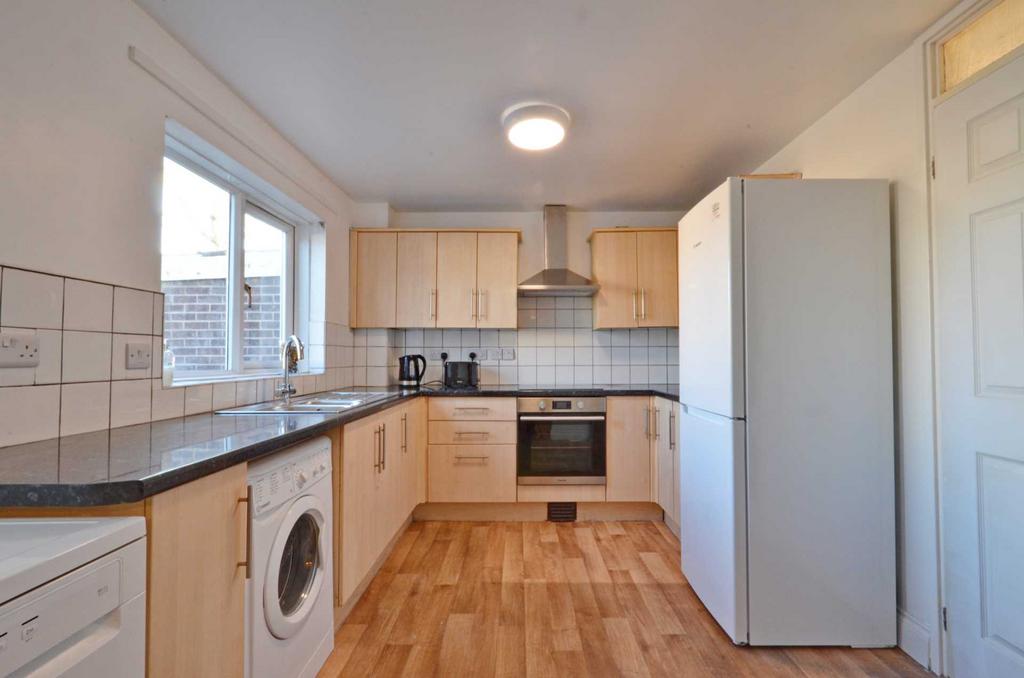 Sheldrake Drive, Stapleton 4 bed semidetached house to rent £2,550