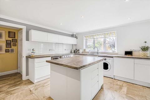 Winterbourne High Street, Shipton Bellinger, Tidworth, SP9 7UF