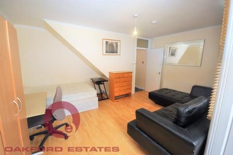 3 bedroom flat for sale, Crowndale Road, Mornington Crescent, London NW1