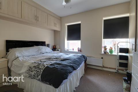 76 Dock Road, Tilbury, RM18 7BX
