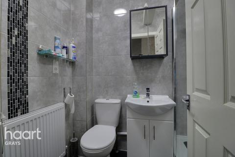 76 Dock Road, Tilbury, RM18 7BX