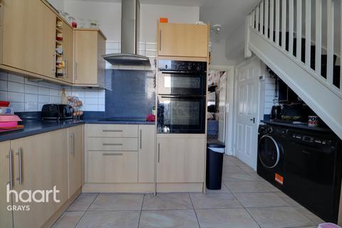 76 Dock Road, Tilbury, RM18 7BX