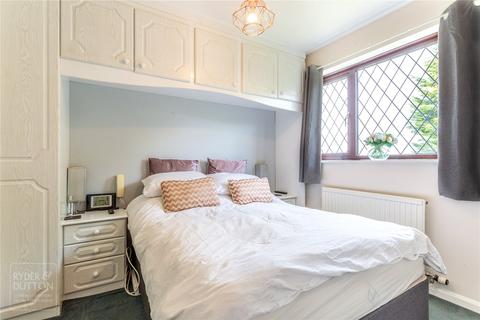 19 Boundary Gardens, Oldham, OL1 2LP