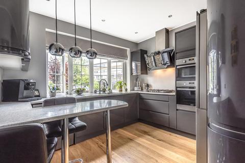 22 Rowlls Road, Kingston Upon Thames, KT1 3ET
