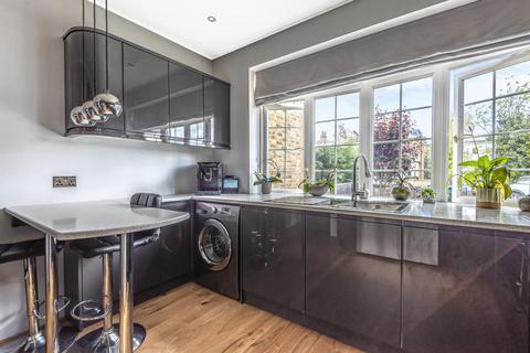 22 Rowlls Road, Kingston Upon Thames, KT1 3ET