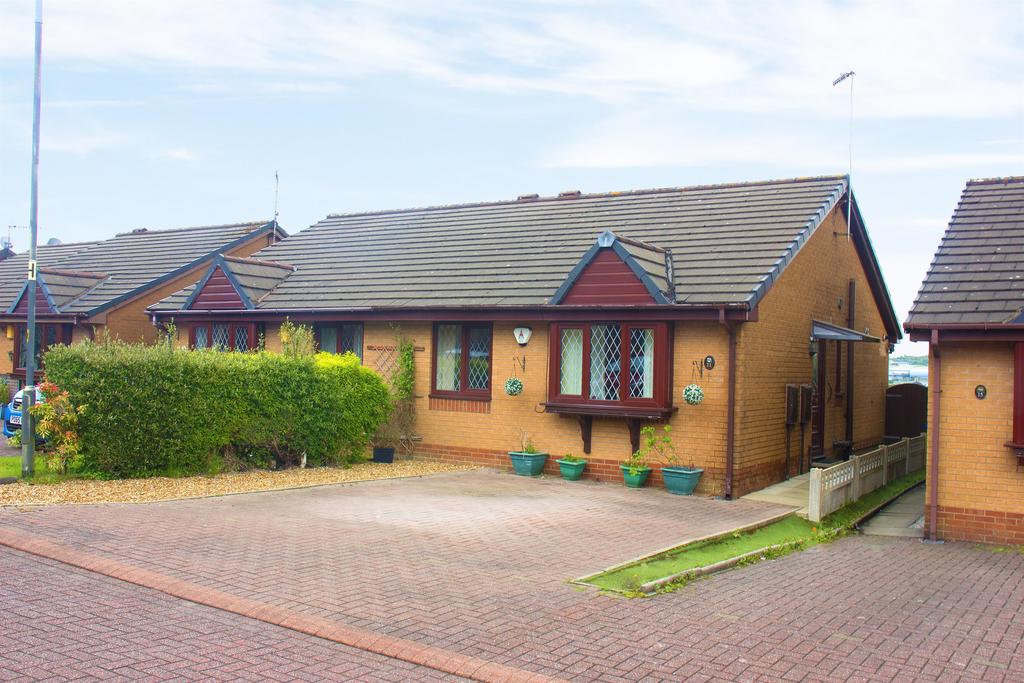 Lynwood Close, Darwen, BB3 0JY 2 bed bungalow for sale £135,000