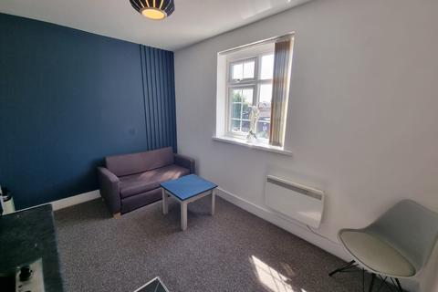 1 bedroom flat to rent, Wilbraham Road, M14 6JS