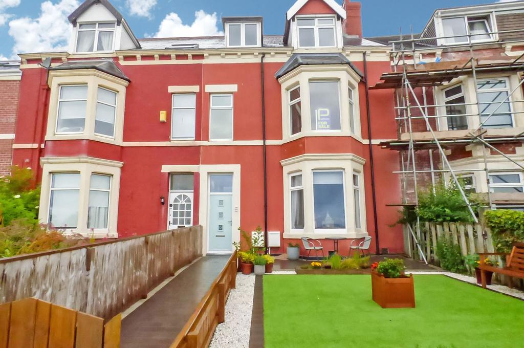 Windsor Crescent, Whitley Bay, Tyne... 2 bed flat £220,000