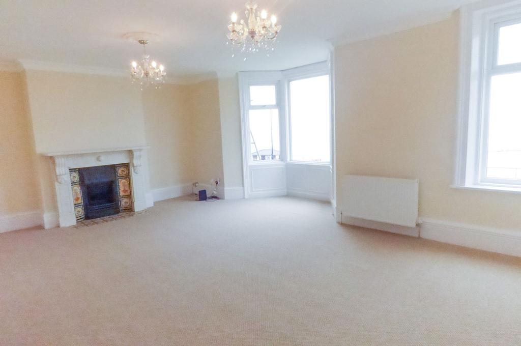 Windsor Crescent, Whitley Bay, Tyne... 2 bed flat £220,000