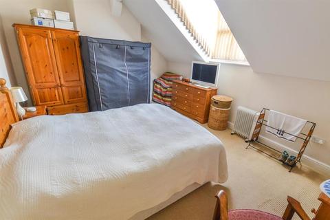 Flat 2, 16 Brooklands, Filey, YO14 9BA