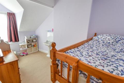 Flat 2, 16 Brooklands, Filey, YO14 9BA