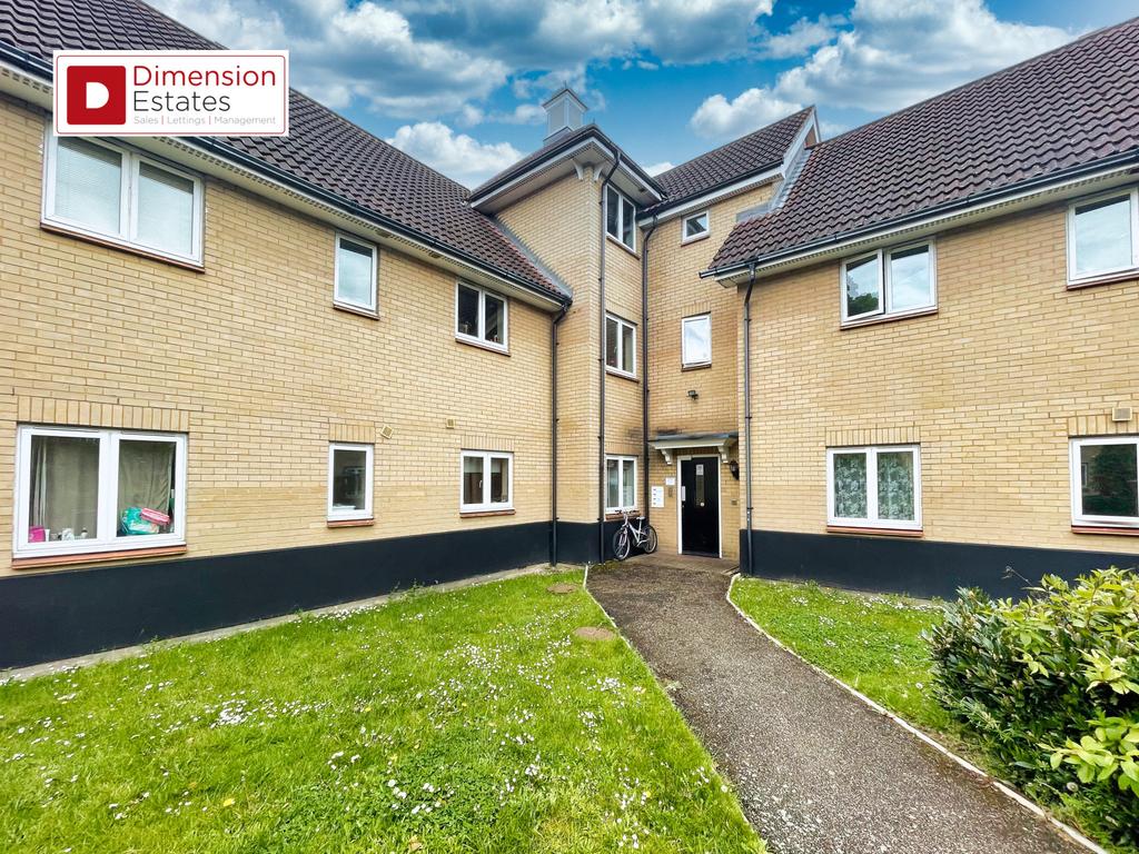 Royal Crescent, Gants Hill, Essex, IG2 2 bed flat £1,250 pcm (£288 pw)